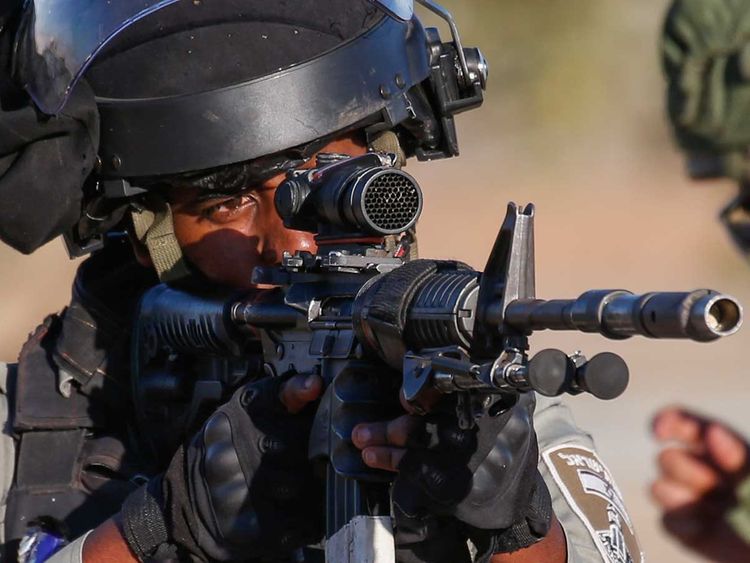 OPN_Israeli-soldier_17304fef8ae_large