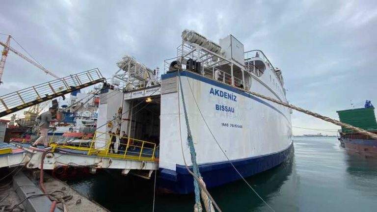 Akdeniz ship, anchored in Istanbul's Tuzla.jpg